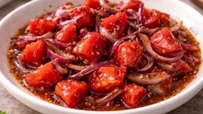 Lokanta usulü salata tarifi ve farklı alternatiflerle sofralarınızı zenginleştirecek pratik