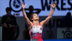 Milli güreşçi Nesrin Baş, Zagreb Açık'ta gösterdiği performansla gümüş madalya