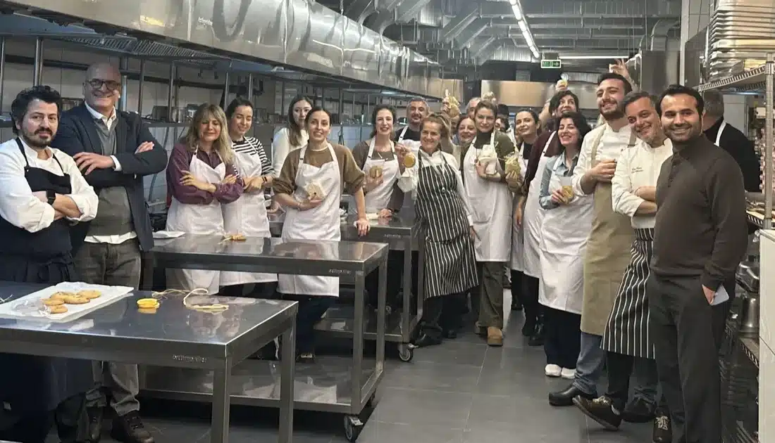 Rehber öğretmenler kurabiye yapımı atölyesinde bir araya gelerek keyifli vakit