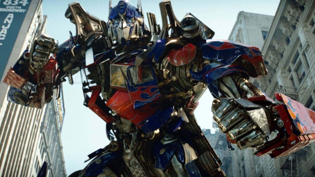 Transformers filminin konusu, aksiyon dolu sahneleri ve yıldız oyuncu kadrosu