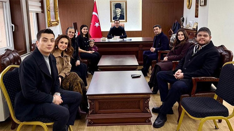 Uzak Şehir oyuncularından Midyat Kaymakamına ziyaret