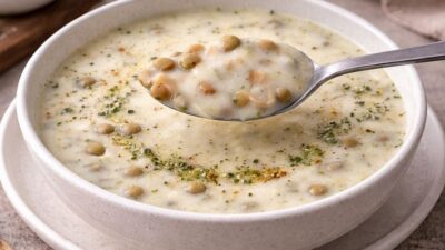 Yoğurtlu yeşil mercimek çorbası tarifi ve malzemeleriyle sağlıklı, lezzetli ve