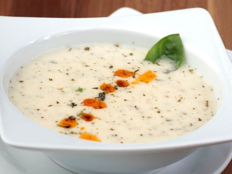Zahmetsiz çorba tarifi ve malzeme listesiyle kısa sürede lezzetli bir