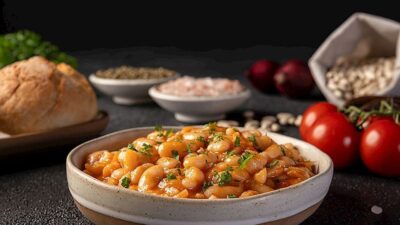 Lezzetli ve pratik zeytinyağlı kuru fasulye tarifi, malzeme listesi ve