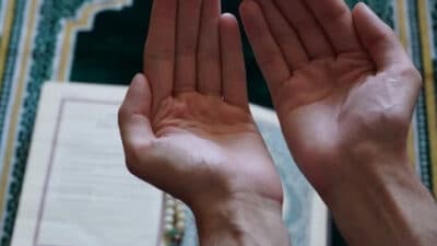 2026 Ramazan Bayramı arefe günü ve tatil tarihlerini öğrenin. Bayrama