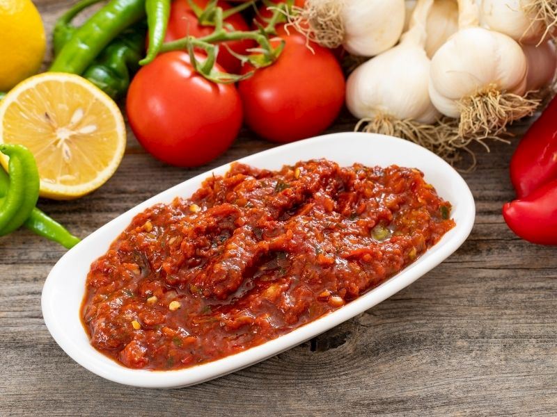 Lezzetli ve pratik ezme tarifi! Malzemeler, hazırlık aşamaları ve püf