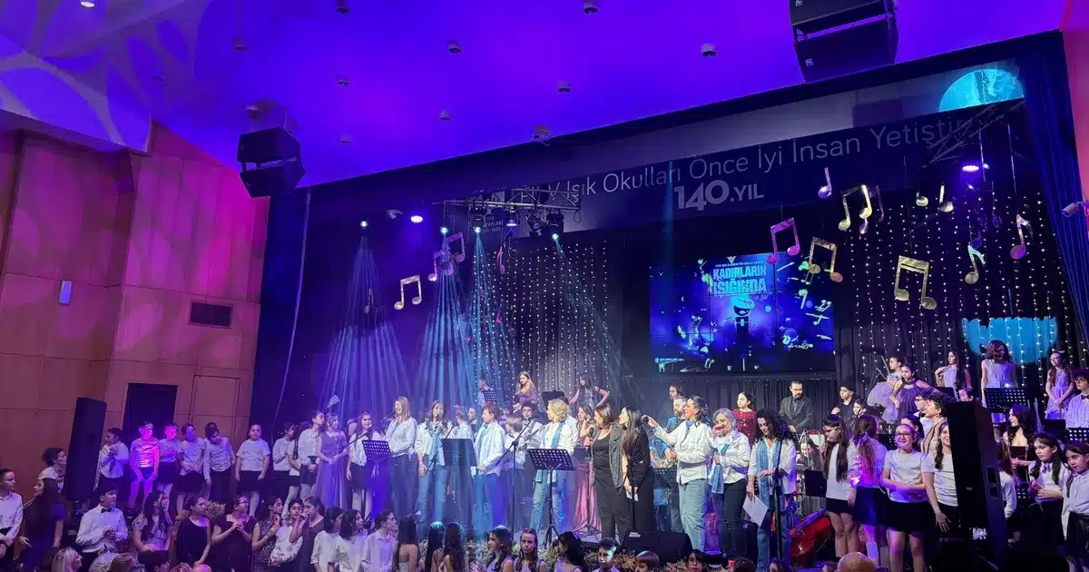 FMV Işık Okulları, 8 Mart Dünya Kadınlar Günü’nde “Kadınların Işığında”