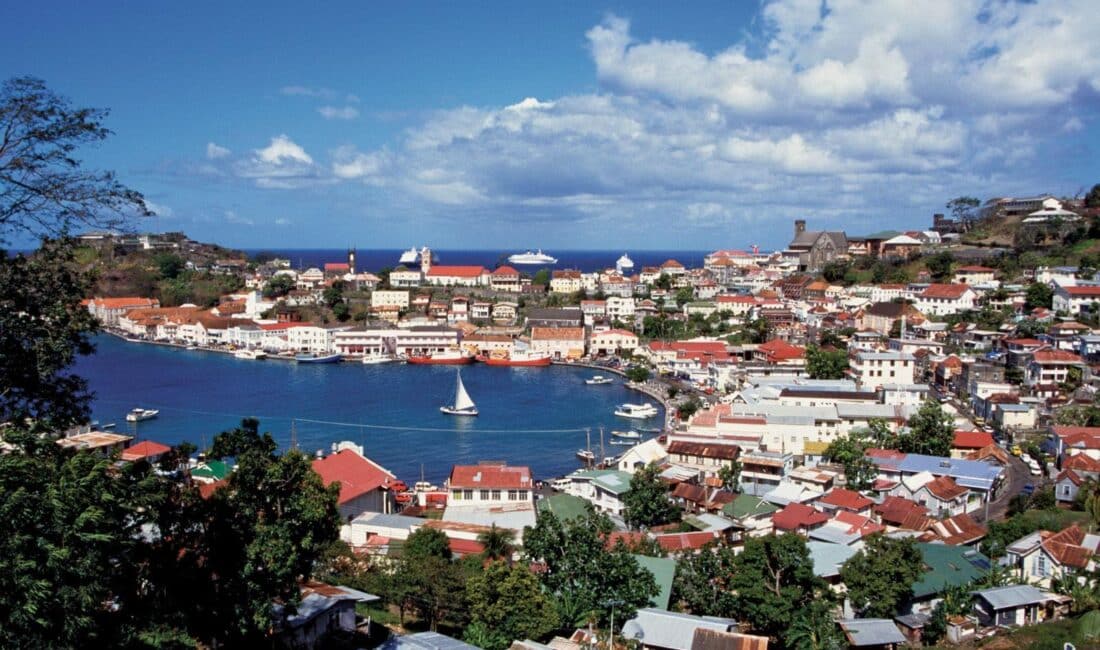 Grenada'nın tarihi, bayrağı ve 2026 yılı nüfus tahminine dair detaylı