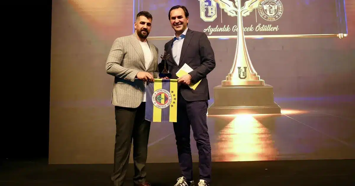 HDI Sigorta, Fenerbahçe Aydınlık Gelecek Ödülleri’nde paralimpik sporculara destek vererek