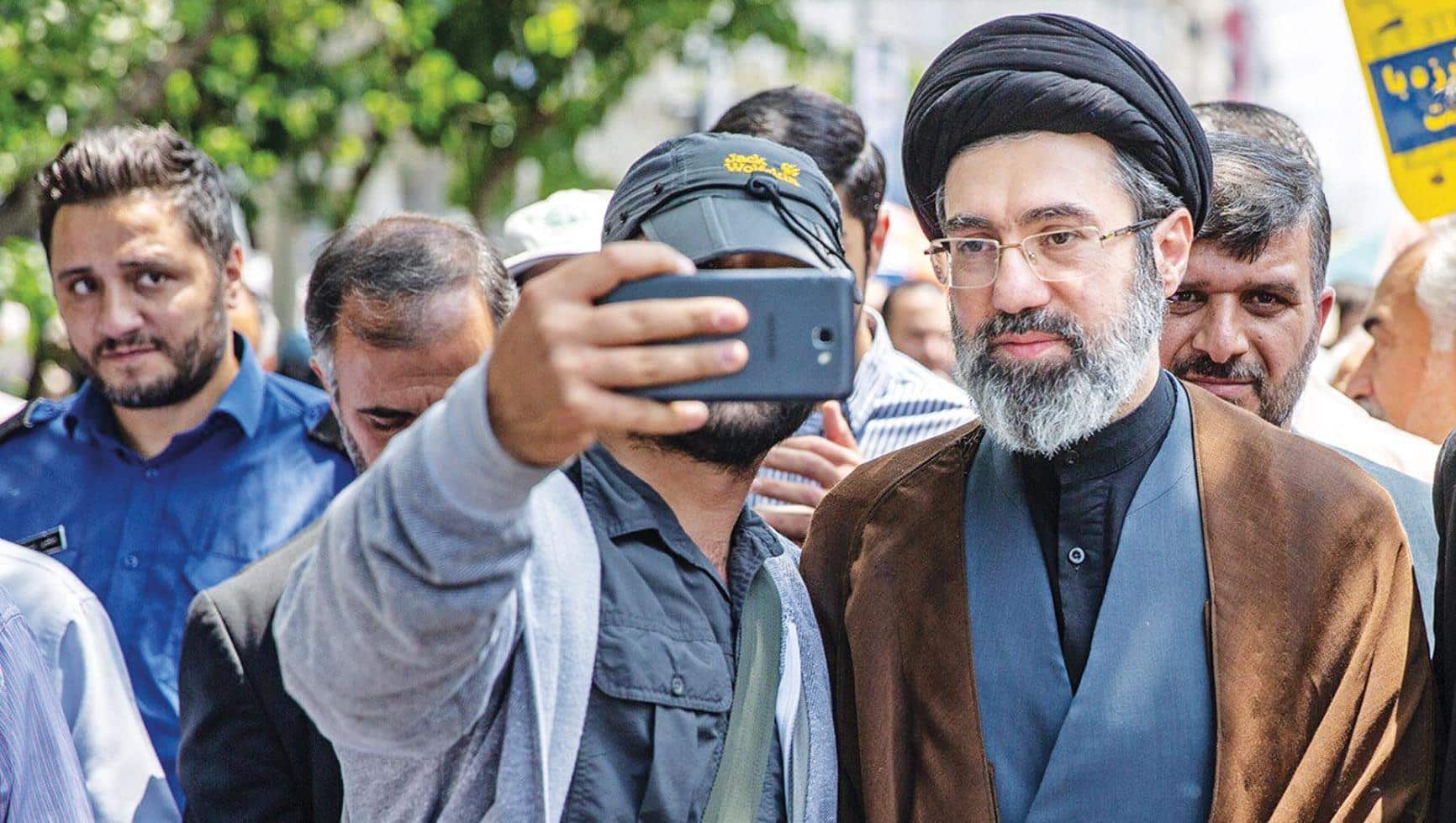 Mücteba Hamaney İran'ın Yeni Dini Lideri Oldu