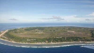 Nauru’nun tarihi, coğrafyası, kültürü ve ekonomisi hakkında genel bilgileri keşfedin.