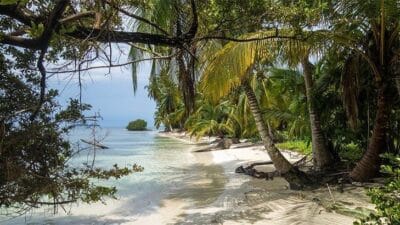 Panama'nın coğrafi konumu, nüfusu ve ekonomik özellikleri hakkında genel bilgiler