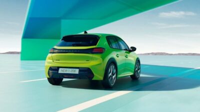 Peugeot, yenilenen PureTech motoru ve gelişmiş Turbo 100 teknolojisiyle daha