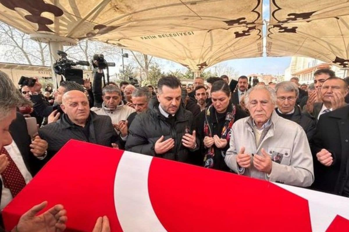 Fatih Camisi’nde Cenaze Töreni