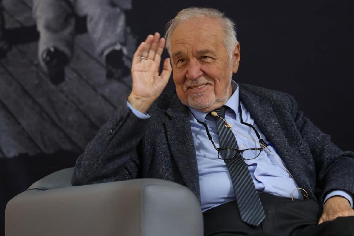 Fatih Camii Haziresi'ne Defnedildi