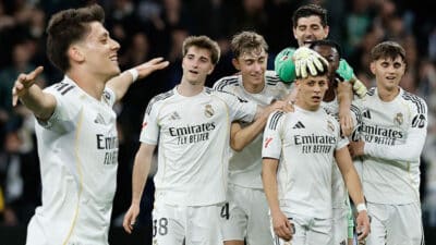 Real Madrid, Elche'yi 4-1 yenerek zirvedeki yerini korudu. Maçın öne