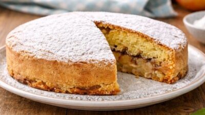 Kolay ve lezzetli Şarlotka tatlısı tarifi! Gerekli malzemelerle adım adım