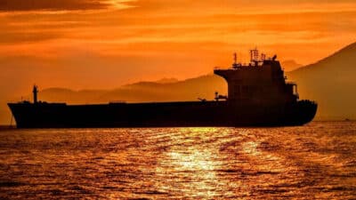 Hürmüz Boğazı'ndaki artan gerilim sonrası sigorta şirketleri savaş riski teminatlarını