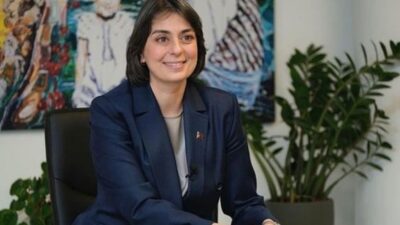 Üsküdar Belediye Başkanı Sinem Dedetaş hakkında biyografi, kariyer geçmişi ve