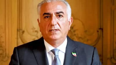 Veliaht Rıza Pehlevi ve son İran Şahı Muhammed Rıza Pehlevi’nin