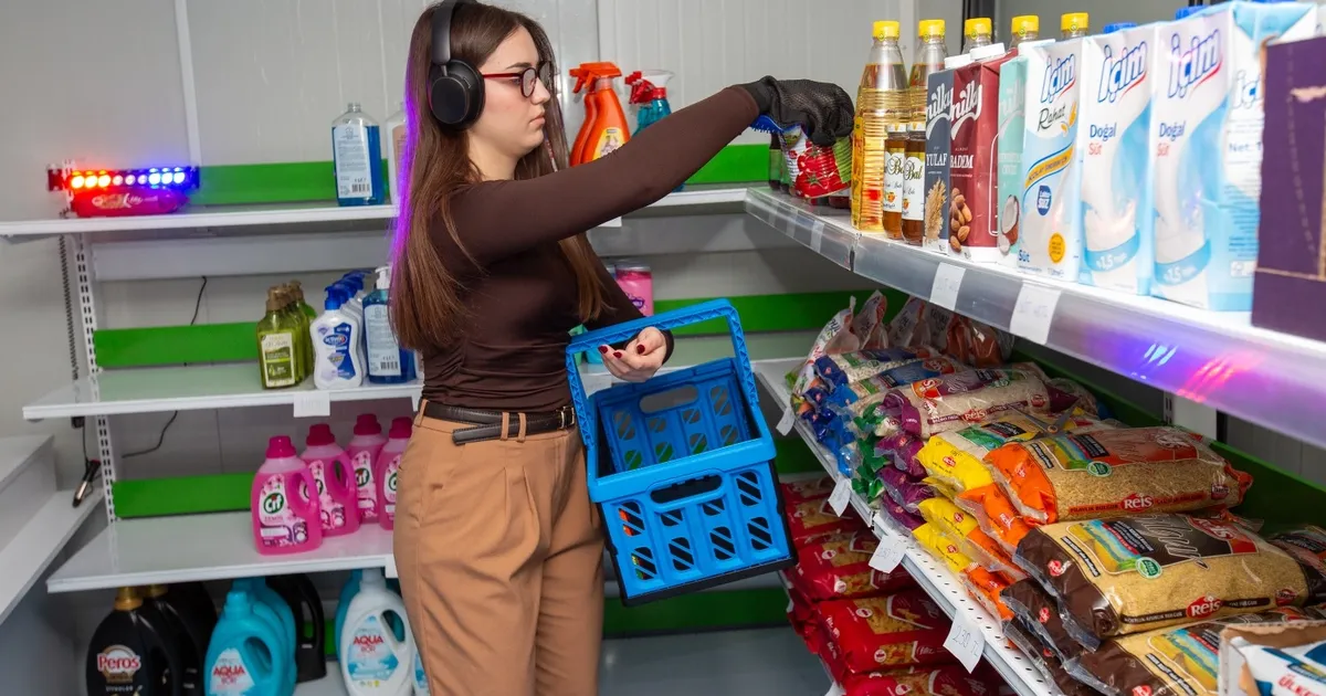 Bursa’da düzenlenen Otizm Farkındalık Etkinliği’nde ziyaretçilere özel deneyim kabiniyle unutulmaz