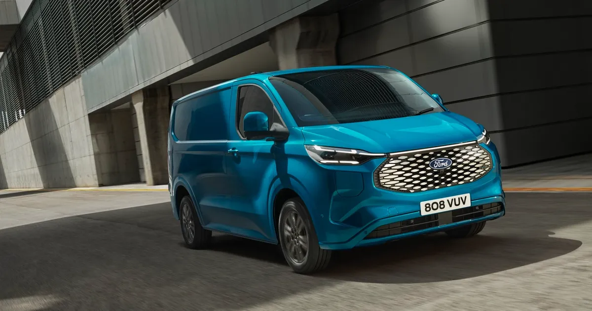 Ford Tourneo Custom 9+1, yolcu taşımacılığında konfor, esneklik ve modern