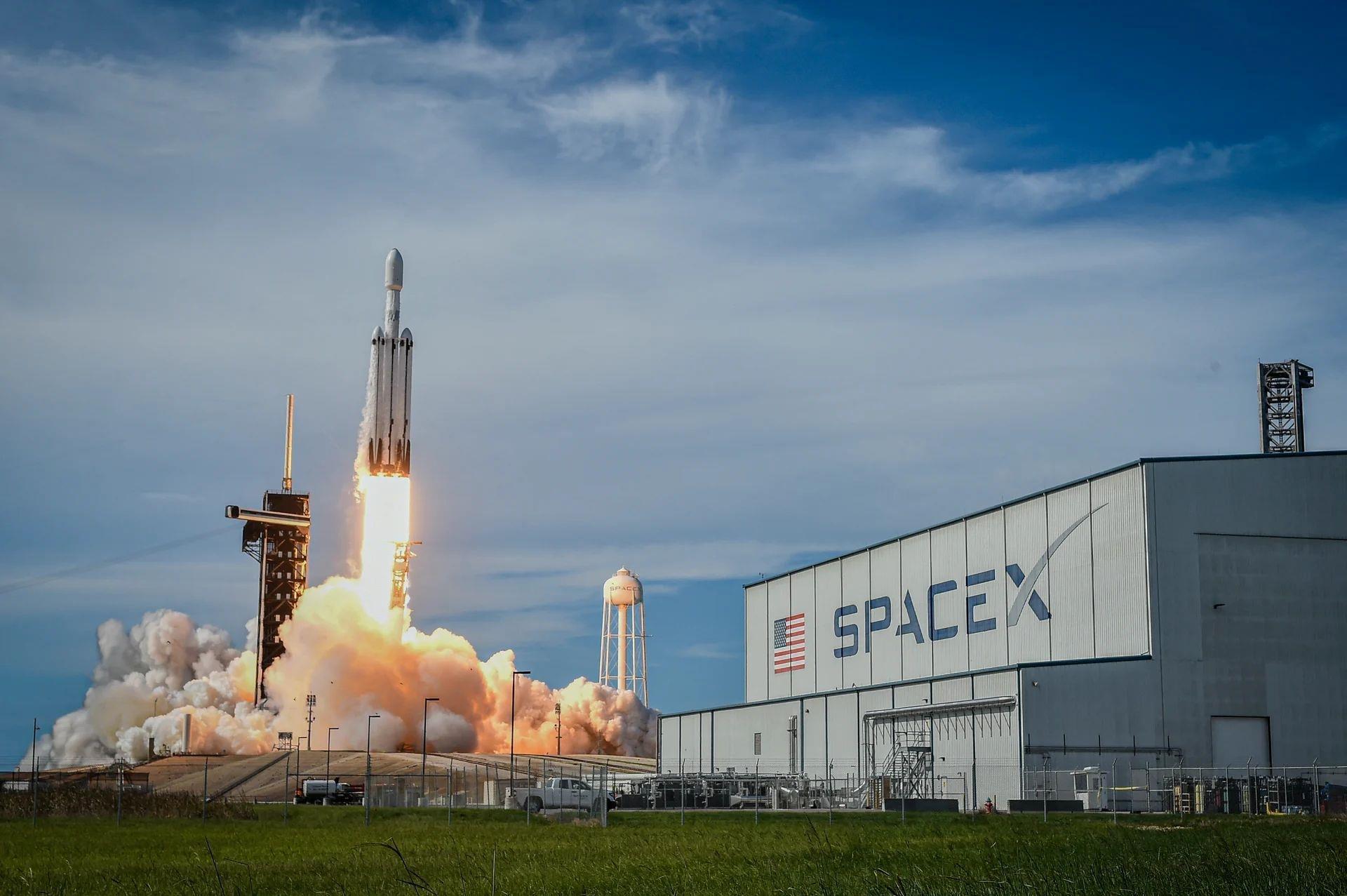 SpaceX, Halka Arz Sürecini Resmen Başlattı
