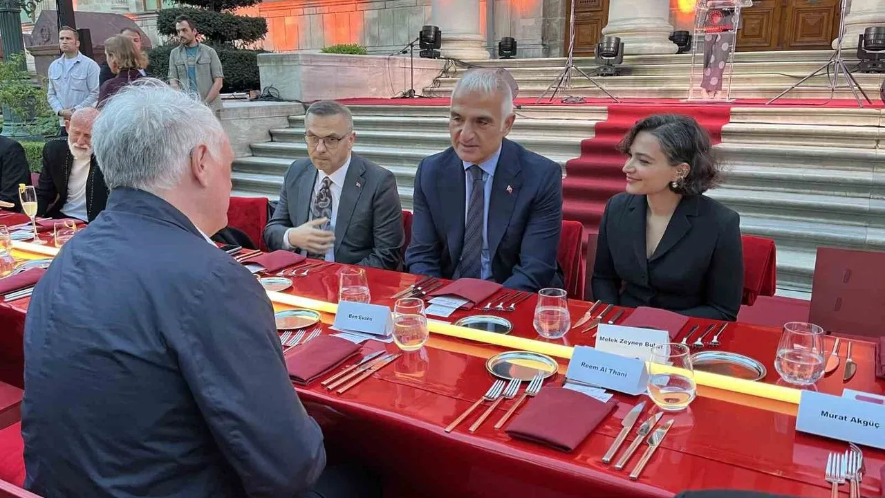 Bakan Ersoy: “İstanbul tarih boyunca yalnızca bir şehir değil, tasarımın, mimarinin ve zanaatın merkezi olmuştur”