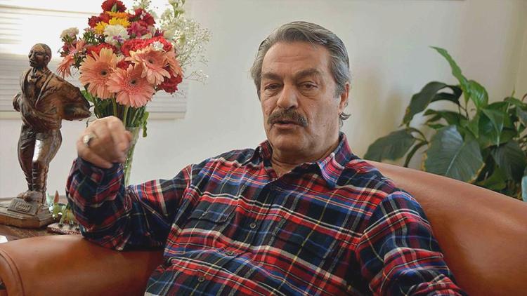 Kadir İnanır entübe edildi; yoğun bakımda zatürre ve akciğer enfeksiyonu nedeniyle tedavisi sürüyor 3 Kadir İnanır Kimdir?