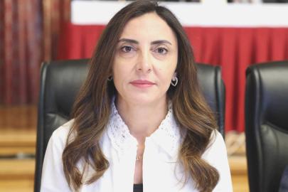 Nurhayat Altaca Kayışoğlu'nun yaşamı ve kariyeri