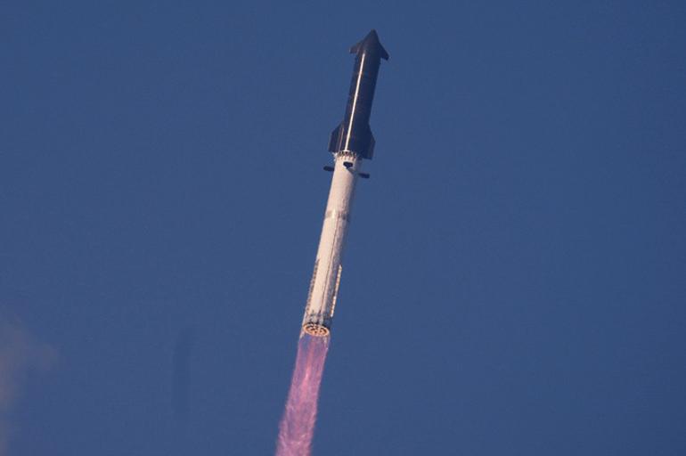 Starship V3 ilk test uçuşunda uzaya ulaştı, güçlendirici geri dönemedi 2 Starship V3 İlk Test Uçuşu