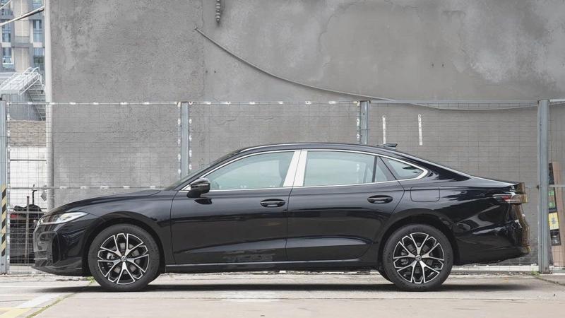 Yeni Passat ePro, 1.468 km toplam menzil ve yeni PHEV altyapısıyla 29 Mayıs'ta tanıtılacak