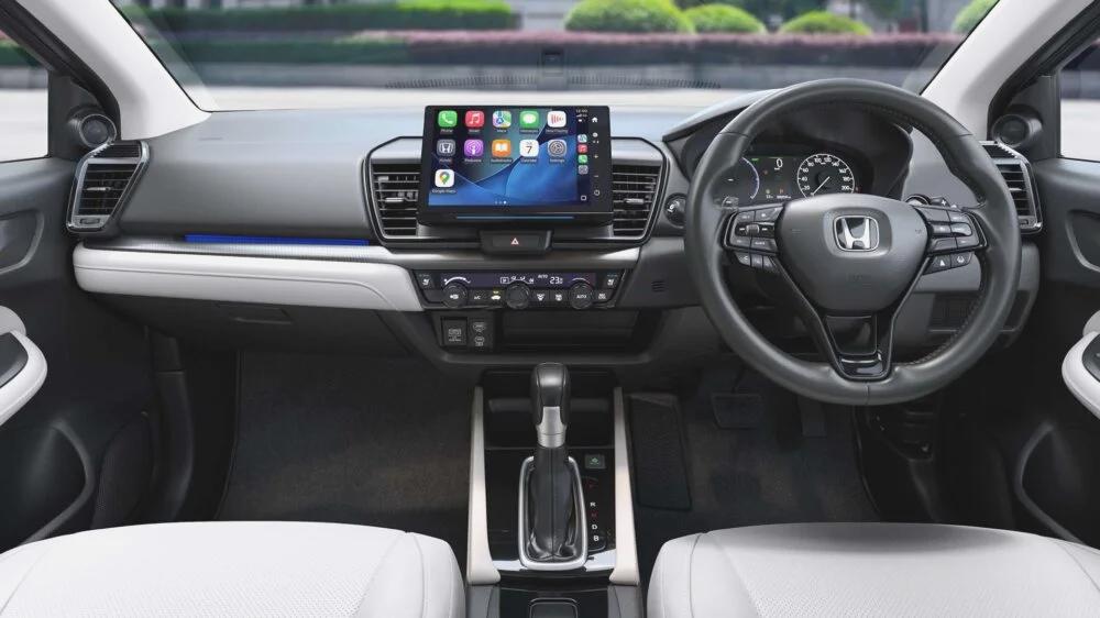 Yenilenen Honda City Hindistan'da tanıtıldı: güncel tasarım, 10,1 inç ekran ve benzinli ile hibrit motor seçenekleri