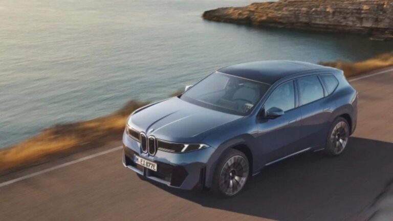 BMW yeni elektrikli iX3 modelini şarj kaynaklı elektrik çarpması riski nedeniyle geri çağırdı