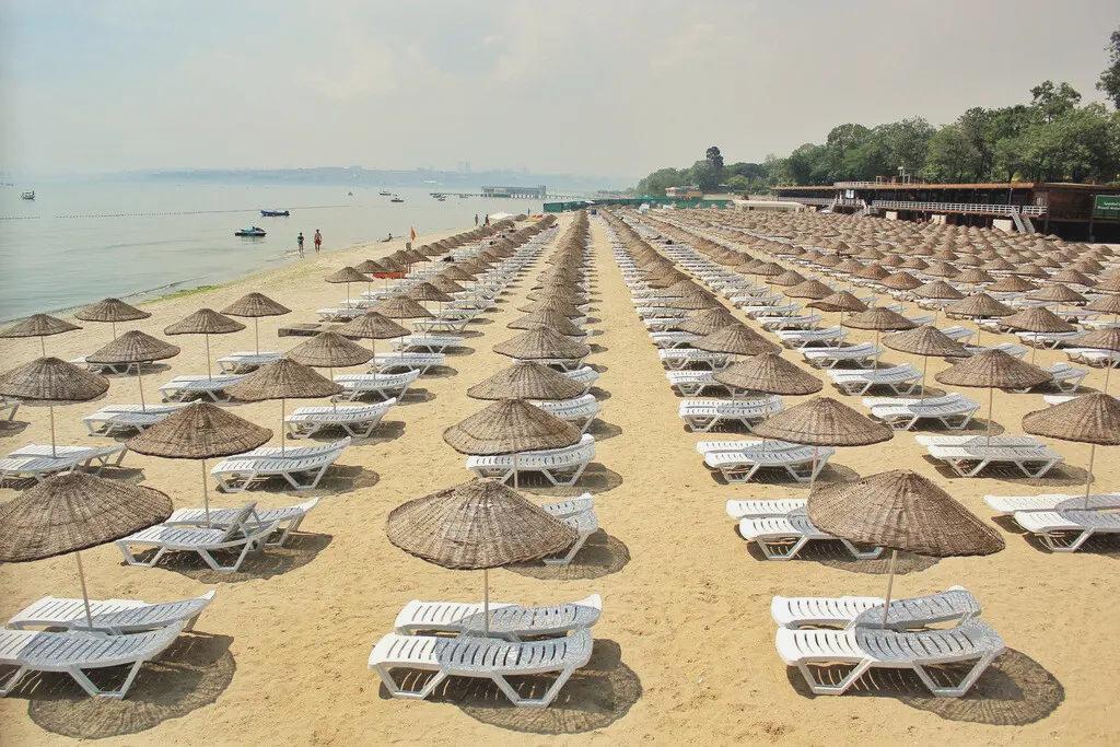 Caddebostan ve Florya Plajlarında 2026 Sezonu Hizmetleri, Ücretler ve Güvenlik Önlemleri