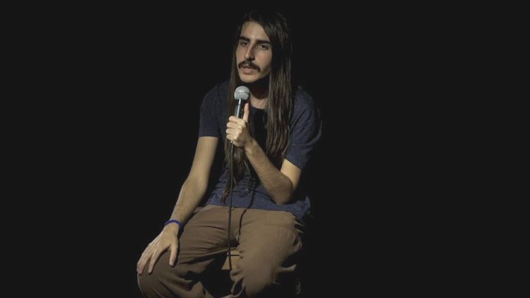 Deniz Göktaş Kimdir?