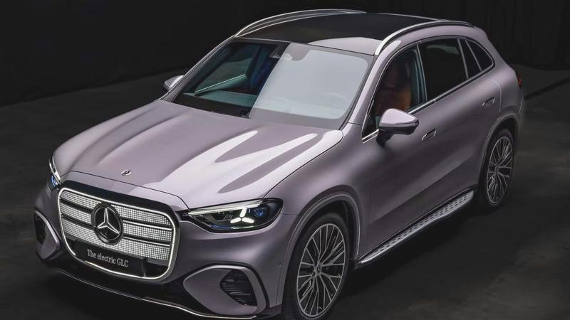 Mercedes-Benz elektrikli GLC ailesine haziranda iki yeni versiyon ekliyor