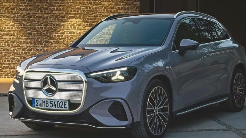 Mercedes-Benz elektrikli GLC ailesine yeni seçenekler getiriyor