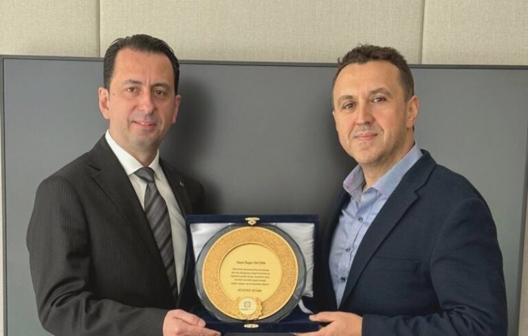 Özgür Öntürk Güvence Hesabı’na veda etti