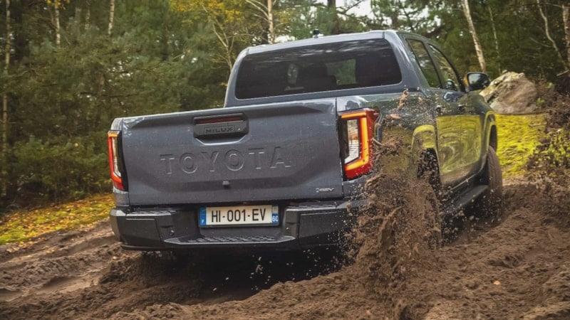 Toyota Hilux 9. Nesil Türkiye'ye Geliyor: Hibrit Motor, Premium Kabin ve Yeni Güvenlik Teknolojileri