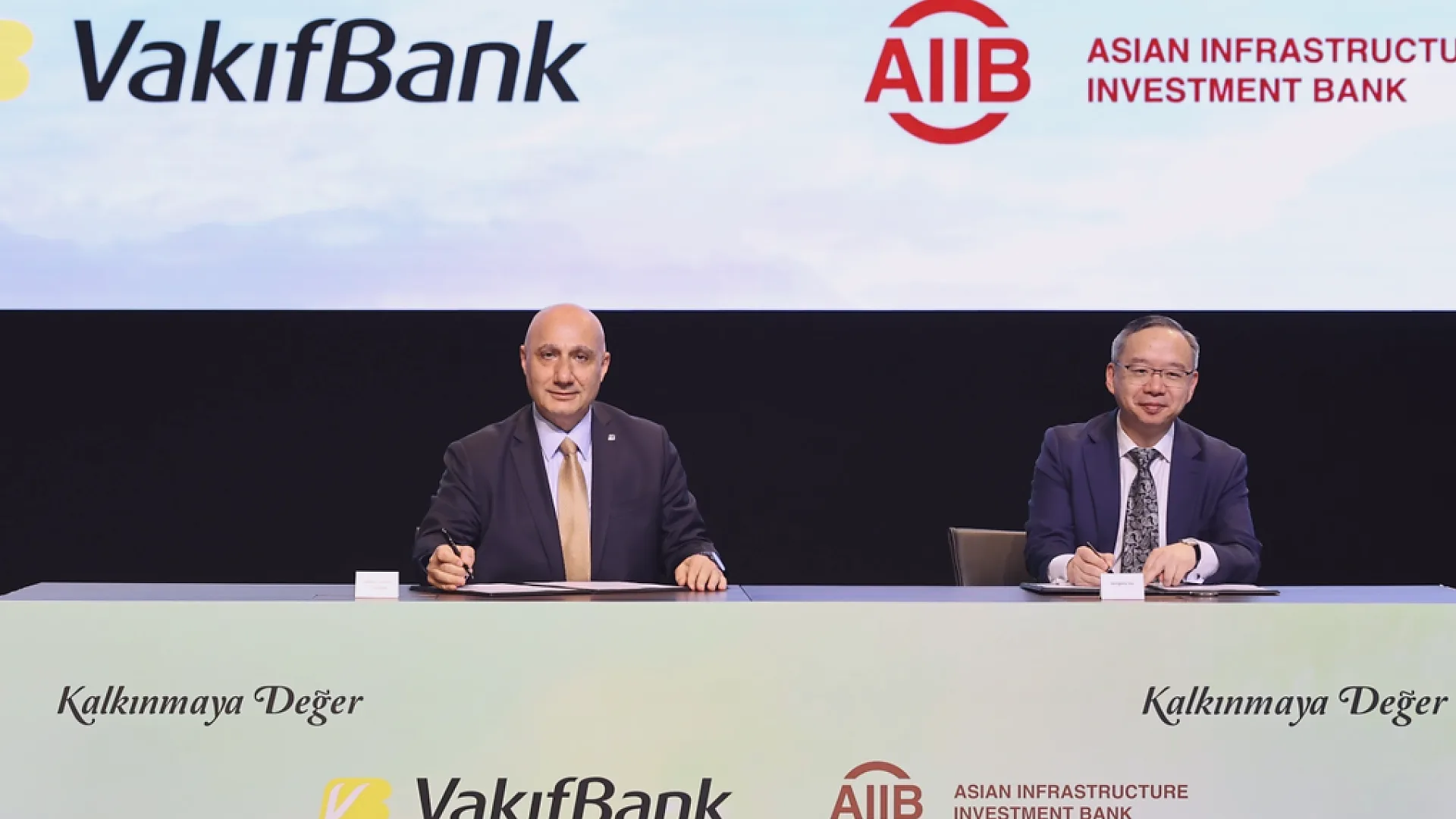Vakıfbank’tan Deprem Bölgesi ve Yeşil Dönüşüm İçin 300 Milyon Dolarlık Finansman 
