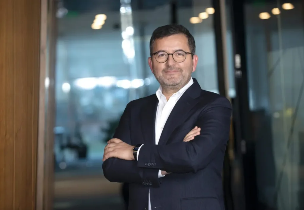 Ayhan Sincek biyografi fotoğrafı
