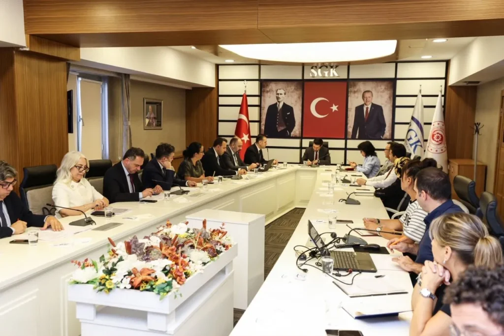 SGK ile Türk Eczacıları Birliği İlaç Temin Protokolü İçin Masaya Oturdu
