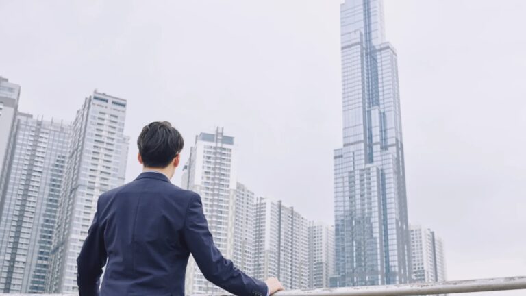 Hong Kong sigorta hisseleri Çin vergi uygulaması sonrası geriledi
