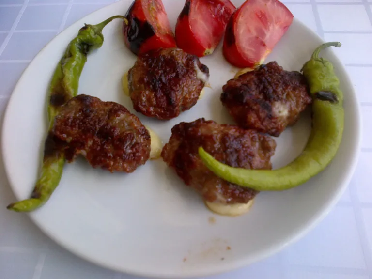 Kaşarlı Köfte tarifi