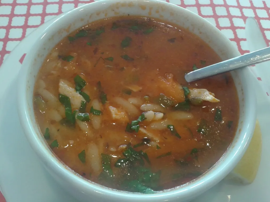 Tavuklu Şehriye Çorbası tarifi