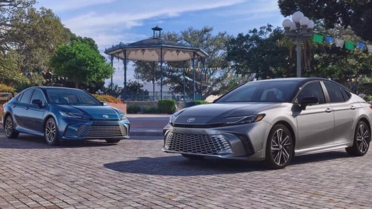 Toyota, 2025-2026 Camry modelleri için dijital gösterge arızası nedeniyle geri çağırma başlattı