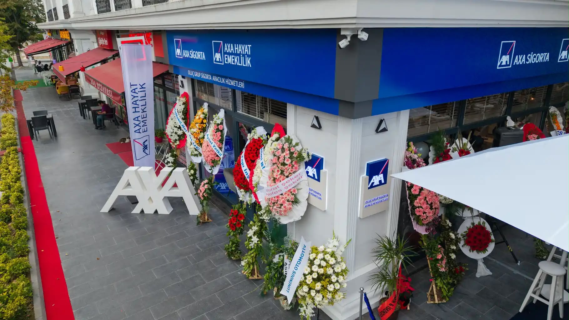 AXA Proje Ofis açılışında yöneticiler