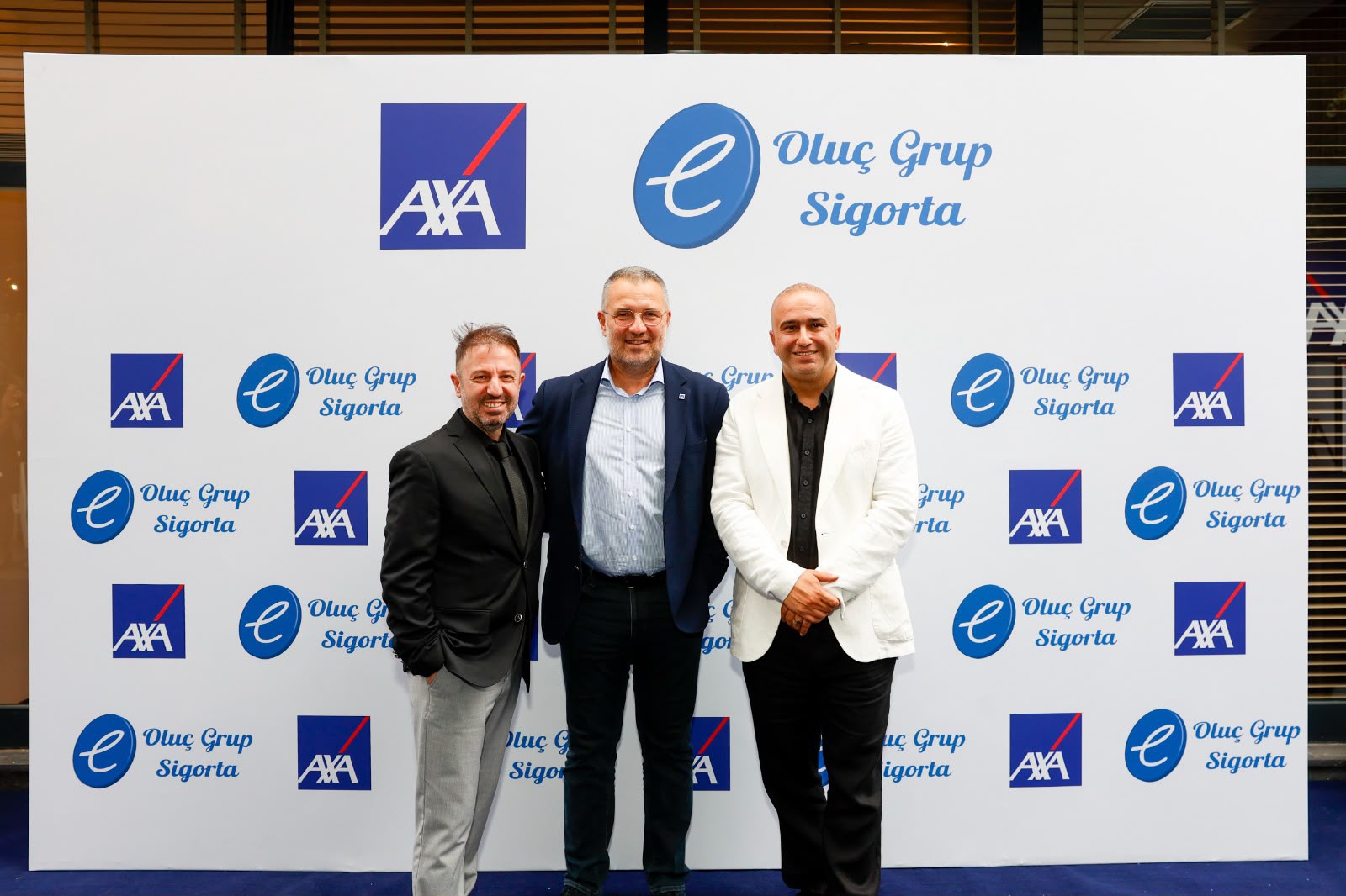 AXA ve Oluç Grup Sigorta iş birliği kapsamında açılışa katılan yöneticiler