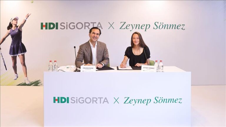 HDI Sigorta and Zeynep Sönmez sponsorship signing ceremony